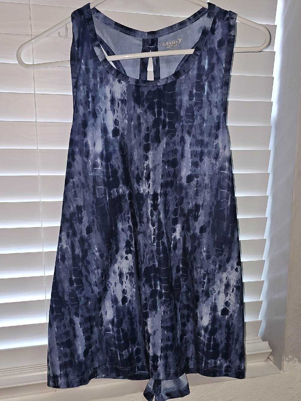Old Navy Navy and Light Gray Tie-Dye Sleeveless Tank